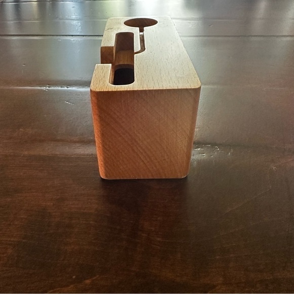 STALION Bamboo Apple Iphone Apple Watch Stand - Picture 6 of 8